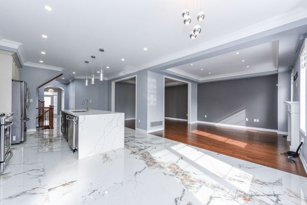 For Lease - 1040 Foxtail Crescent Unit# Main & 2nd, Pickering, Ontario - Photo 1