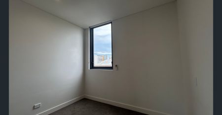 Two bed Two bath + one study Stylish apartment in Rosebery - Photo 2