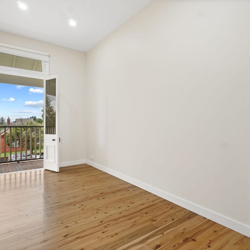 Near new 1 bedroom apartment in block of 8 - Photo 1