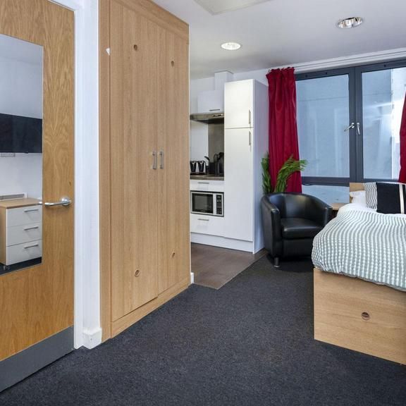 Studio to rent - Photo 1