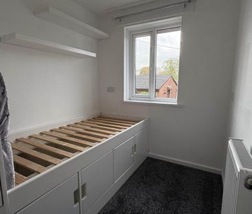 3 bedroom semi-detached house to rent - Photo 6