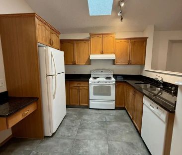 Bright 3 Bedroom Home with Vaulted Ceilings — 3 Bedrooms+ Den House - Photo 1