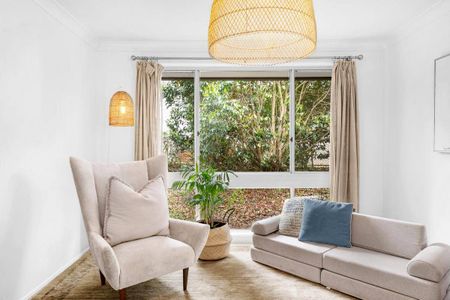 Charming Berry Home: Affordable Living Awaits - Photo 3