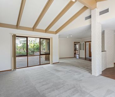 Family Home! - Photo 2