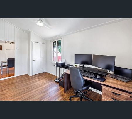 16A Main Street, Park Avenue, Qld 4701 - Photo 4