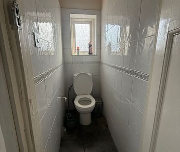 Room in a Shared House, Ilford, IG4 - Photo 2