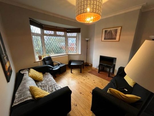 Eden Crescent (room 1), Burley, Leeds - Photo 1