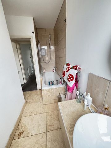 26 Ashville Avenue, Leeds, LS6 1LX - Photo 5