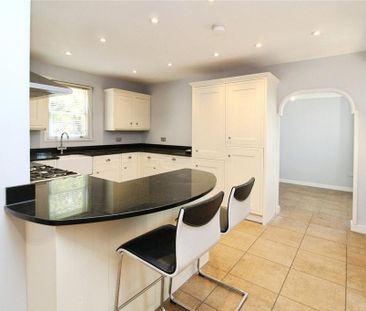 4 bedroom detached house to rent - Photo 4
