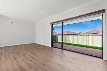 Great Location - Central Wyndham Vale! - Photo 4