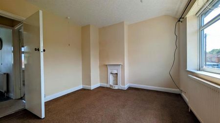 2 bedroom semi-detached house to rent - Photo 2