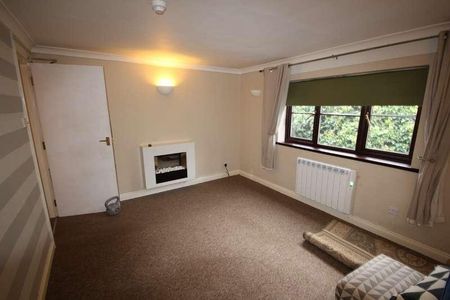 High Street, Burton Upon Trent, Tutbury, DE13 - Photo 2