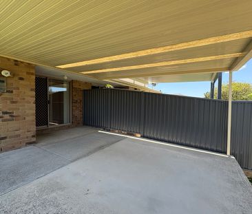 NEWLY RENOVATED - NEW KITCHEN - FRESH PAINT - NEW CARPET - Photo 4