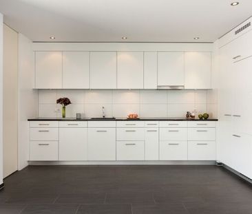 Modern and lake-side living - Your search ends here - Photo 2