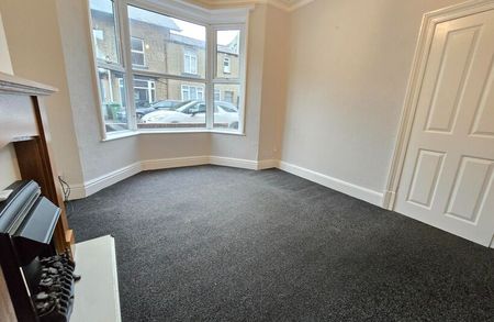 15 Trafalgar Road, Scarborough - Photo 2