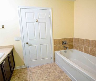 For Lease - 2460 Prince Michael Drive Unit# 32, Oakville, Ontario - Photo 6