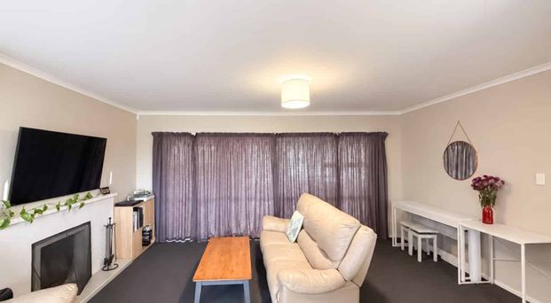 172B Albany Highway, Greenhithe - Photo 1