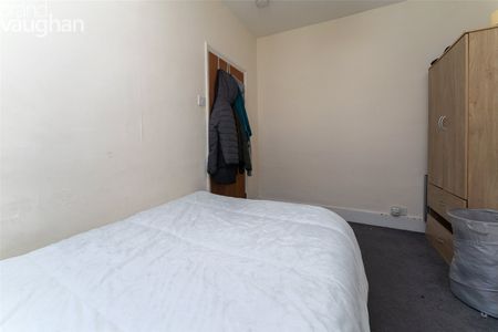 6 bedroom terraced house to rent - Photo 4