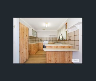 Neat & Low-Maintenance 2-Bedroom Unit in Quiet Court Location - Photo 3