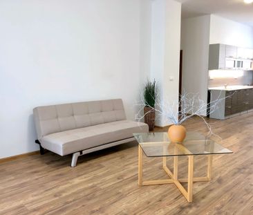 Na prenájom 3 izbový byt, 86 m2, Bratislava, Nové Mesto, Šancova ulica - Photo 2