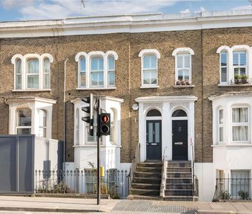 Stylish three bedroom townhouse in a central Fulham location - Photo 4