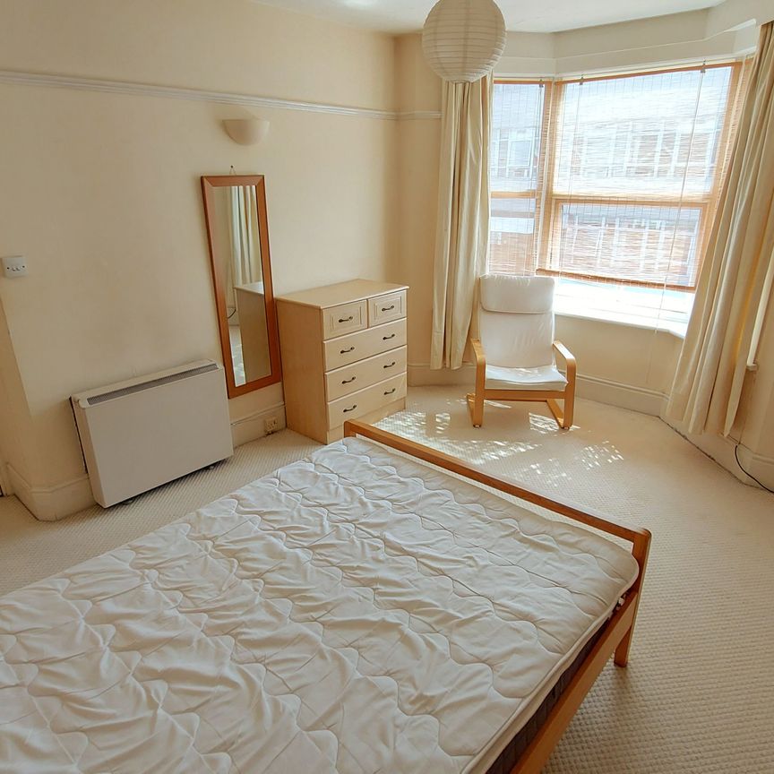 Charlecote Road, Worthing - Photo 1