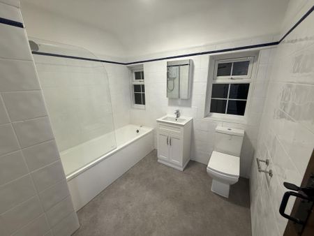 3 bedroom semi-detached house to rent - Photo 3