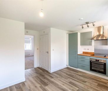 2 bedroom semi-detached house to rent - Photo 6