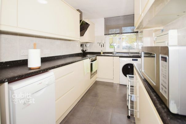 3 bedroom terraced house to rent - Photo 1