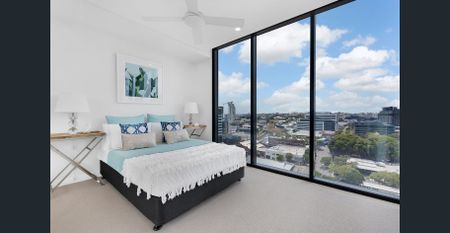 UNFURNISHED 2 BEDROOM 2 BATH APARTMENT available end of Oct - Photo 5