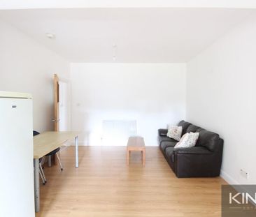 5 bedroom semi-detached house to rent - Photo 1