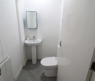 3 bedroom end of terrace house to rent - Photo 6