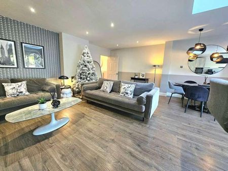 Avenue Road, Harold Wood, RM3 - Photo 2