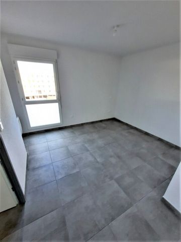 Location Appartement 2 pièces 41m² NIMES 30000 - Photo 2