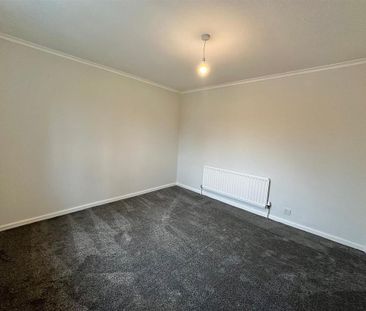 4 bedroom terraced house to rent - Photo 5