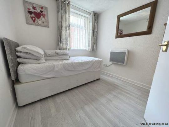 2 bedroom property to rent in Blackpool - Photo 1