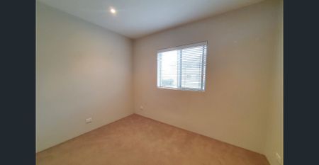 Spacious Two Bedroom Apartment - Photo 5