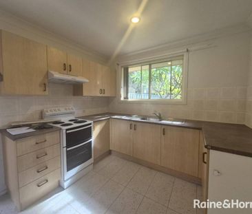 Charming 3 Bedroom Villa - Photo 5