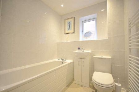 Laburnum Road, Winnersh, RG41 - Photo 5