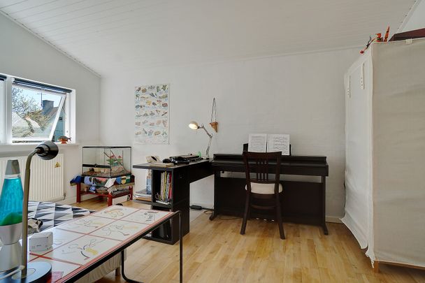 Lovely villa in sought-after old Espergærde - Photo 1
