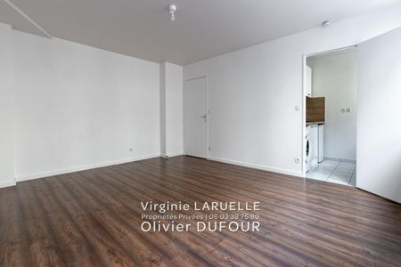 Rouen Centre rige gauche appartement T1 rénové avec pièce de vie et cuisine équipée séparée - Photo 4