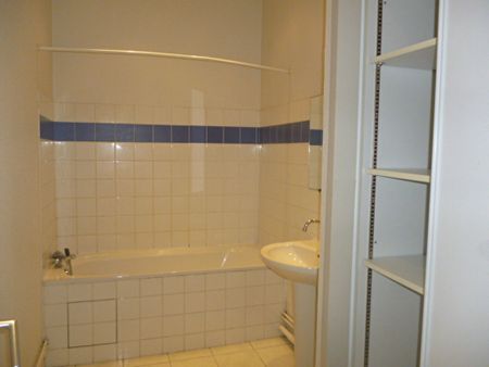 Location Appartement 4 pièces 108m² - Photo 3