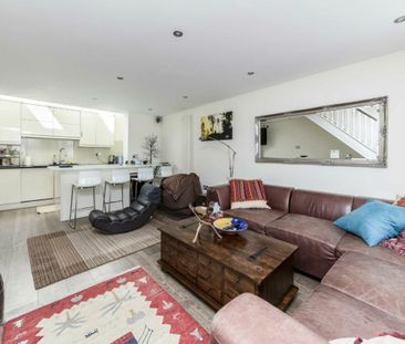 Malvern Mews - Photo 2