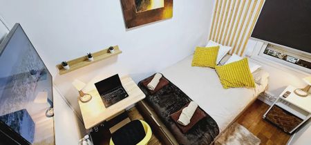 Carrer de las Navas de Tolosa, Barcelona, Catalonia 08027 - Photo 4