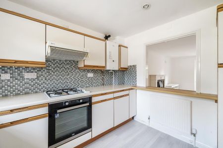 2 bedroom end of terrace house to rent - Photo 5
