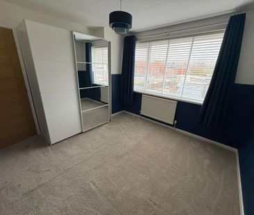 4 bedroom semi-detached house to rent - Photo 6