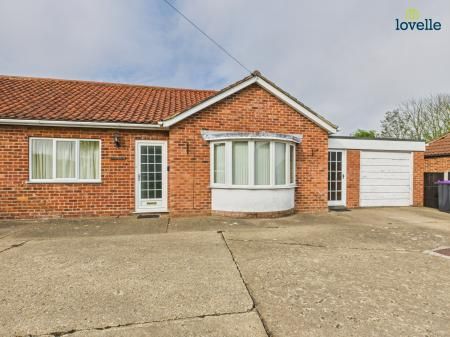 2 bedroom Terraced bungalow To Let - Photo 2