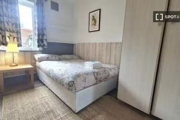 3-bedroom apartment for rent in Southside, Dublin - Photo 1