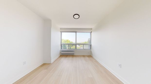 5120 Earnscliffe Avenue, Montréal, QC - Photo 1