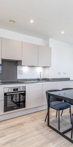 Flat to rent - Medway Street, Strood, ME4 - Photo 3